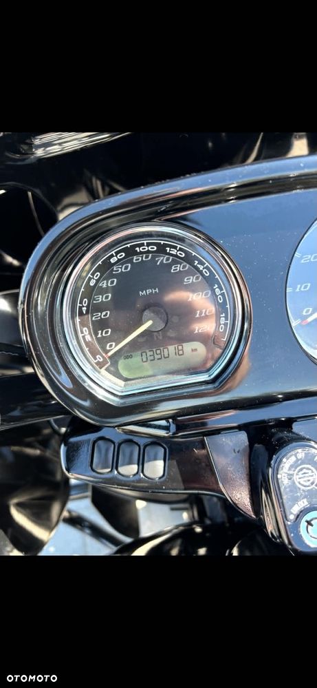 Harley-Davidson Touring Road Glide - 12