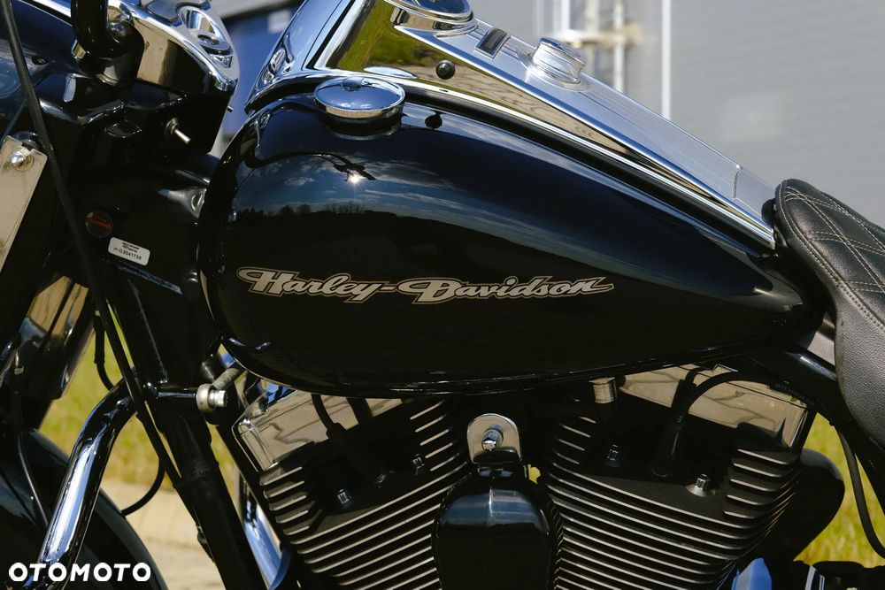 Harley-Davidson Touring Road King - 19