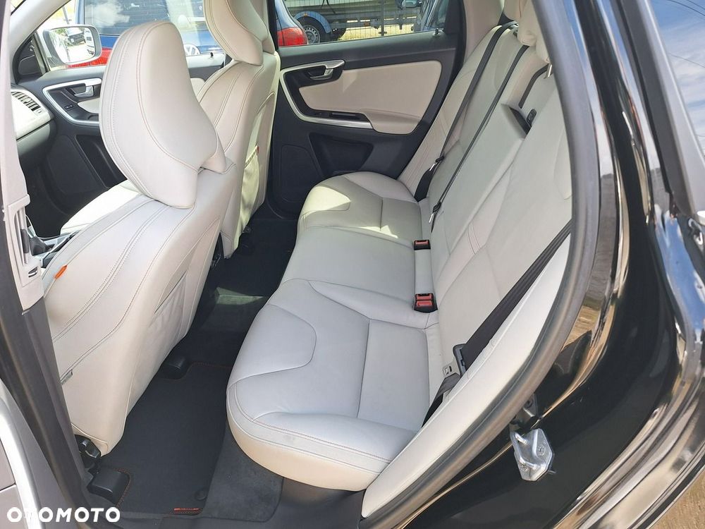 Volvo XC 60 D4 Ocean Race - 17