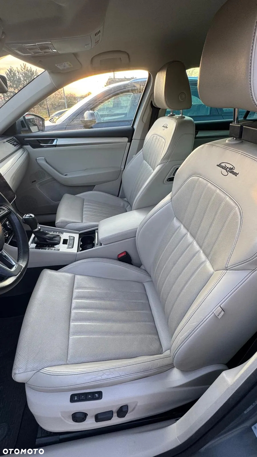Skoda Superb 2.0 TDI SCR L&K DSG - 4