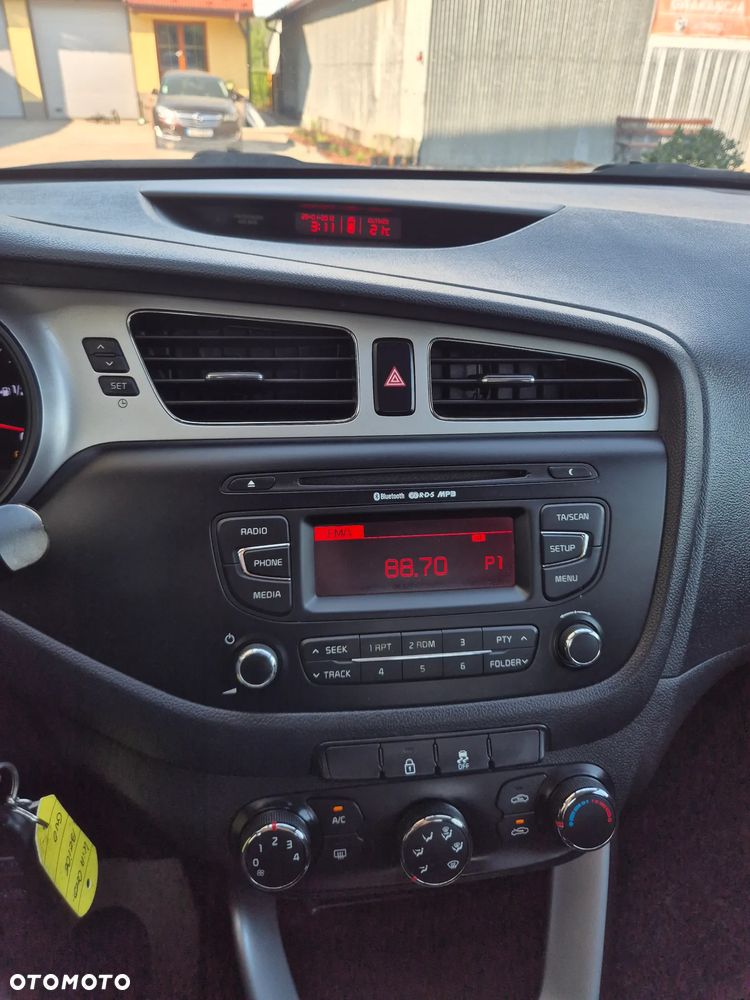 Kia Ceed 1.4 CVVT ISG Spirit - 16