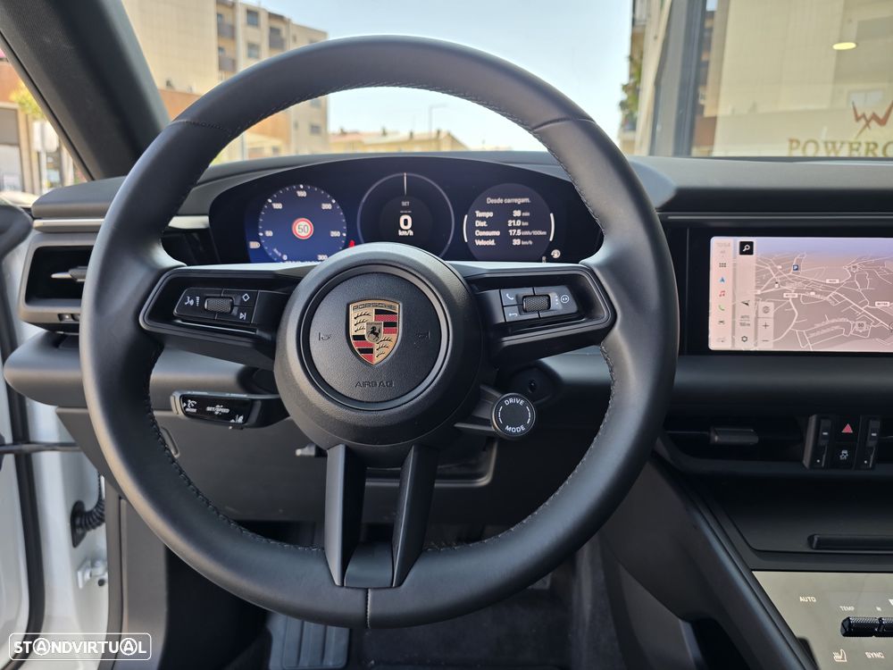 Porsche Macan Electric - 29