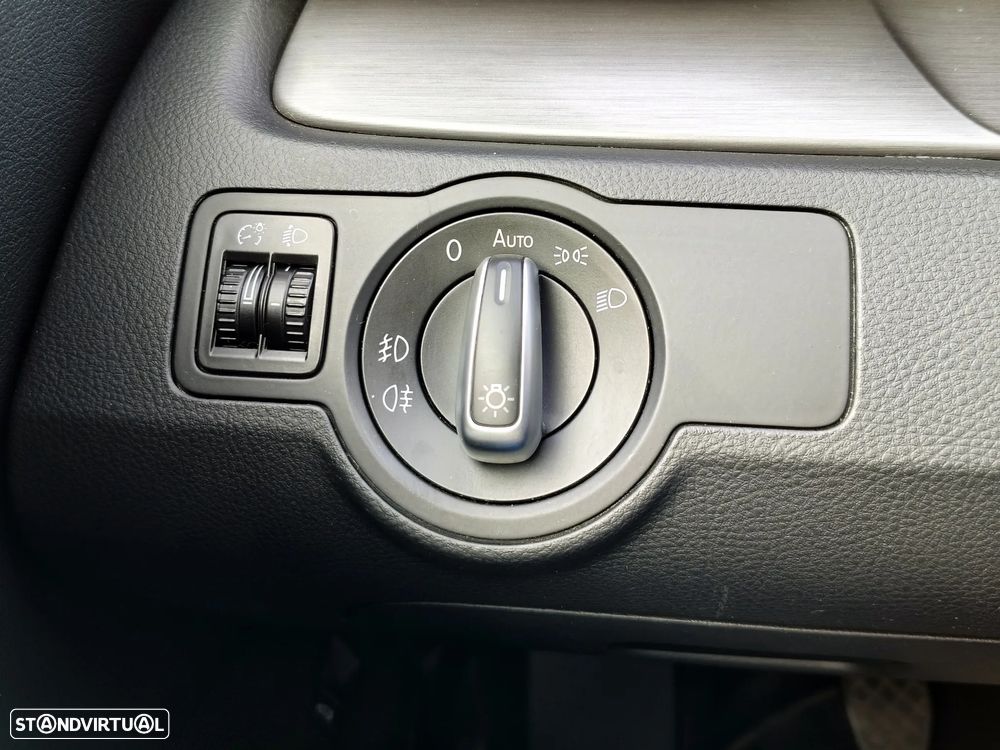 VW Passat Variant 1.6 TDI BlueMotion - 29