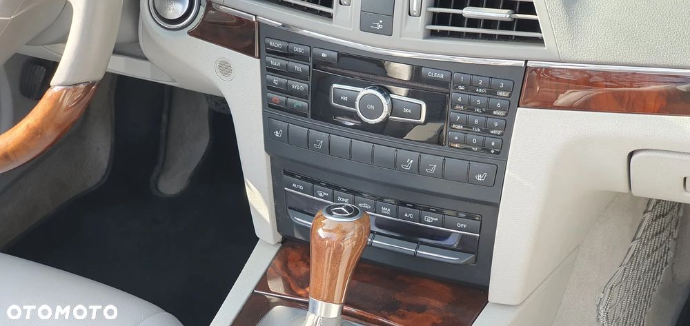 Mercedes-Benz Klasa E 350 BlueEffICIENCY - 38