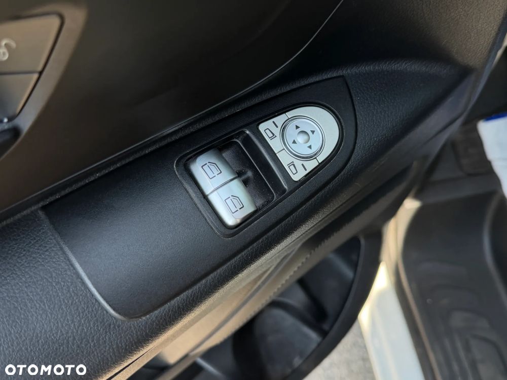 Mercedes-Benz Vito - 21