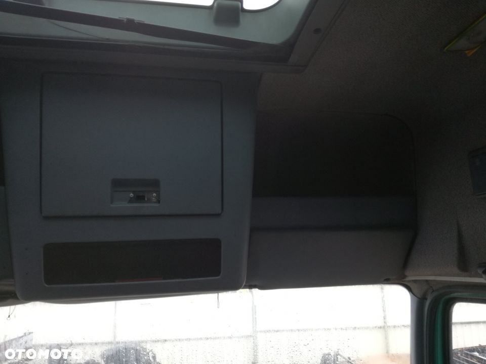 KABINA MERCEDES ATEGO 815 1828 - 9
