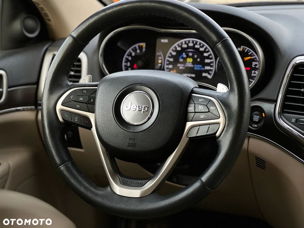 Jeep Grand Cherokee - 17