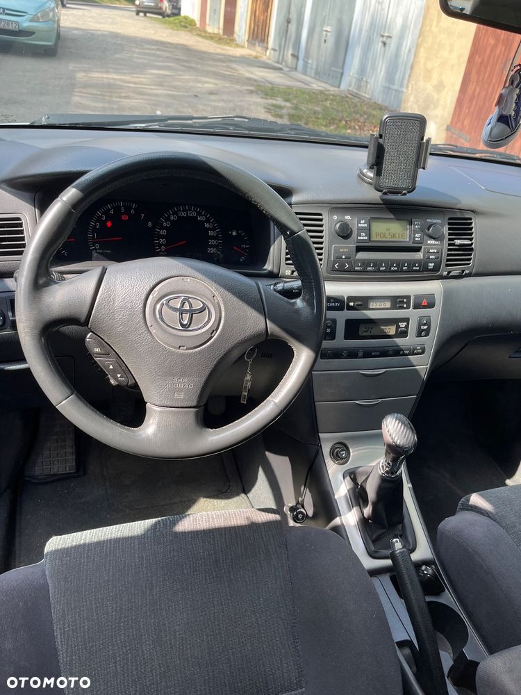 Toyota Corolla 1.6 VVT-i Sol - 26