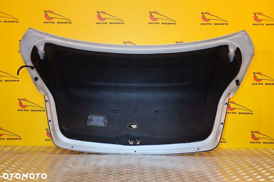 HYUNDAI GENESIS SEDAN 2008-2014 KLAPA TYŁ LAMPA - 9
