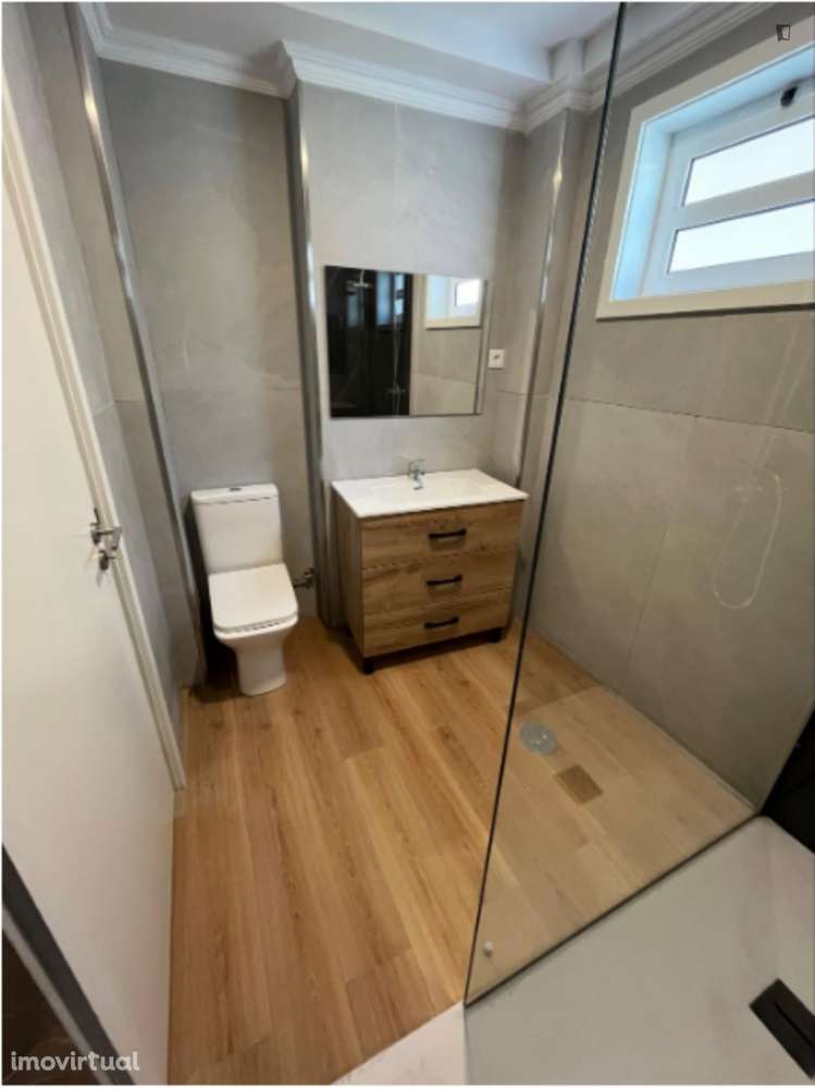 Quarto - localizado em Sé Porto - Grande imagem: 4/13