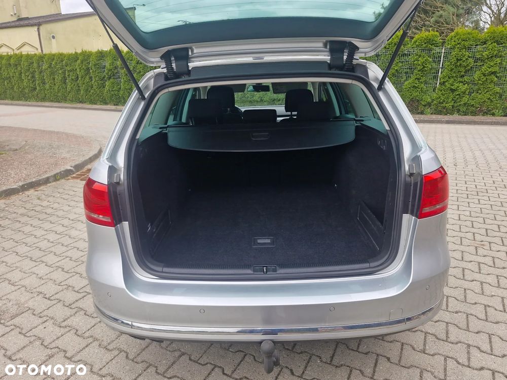Volkswagen Passat 2.0 TDI DPF BlueMotion Technology Trendline - 12