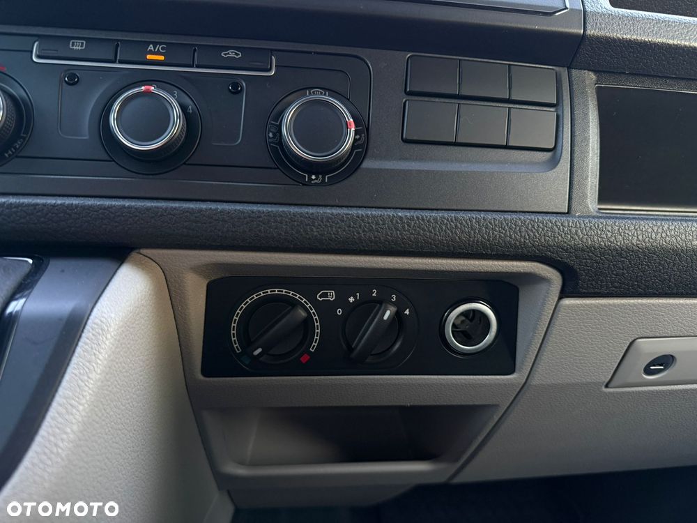 Volkswagen Transporter L1H1 DSG - 17