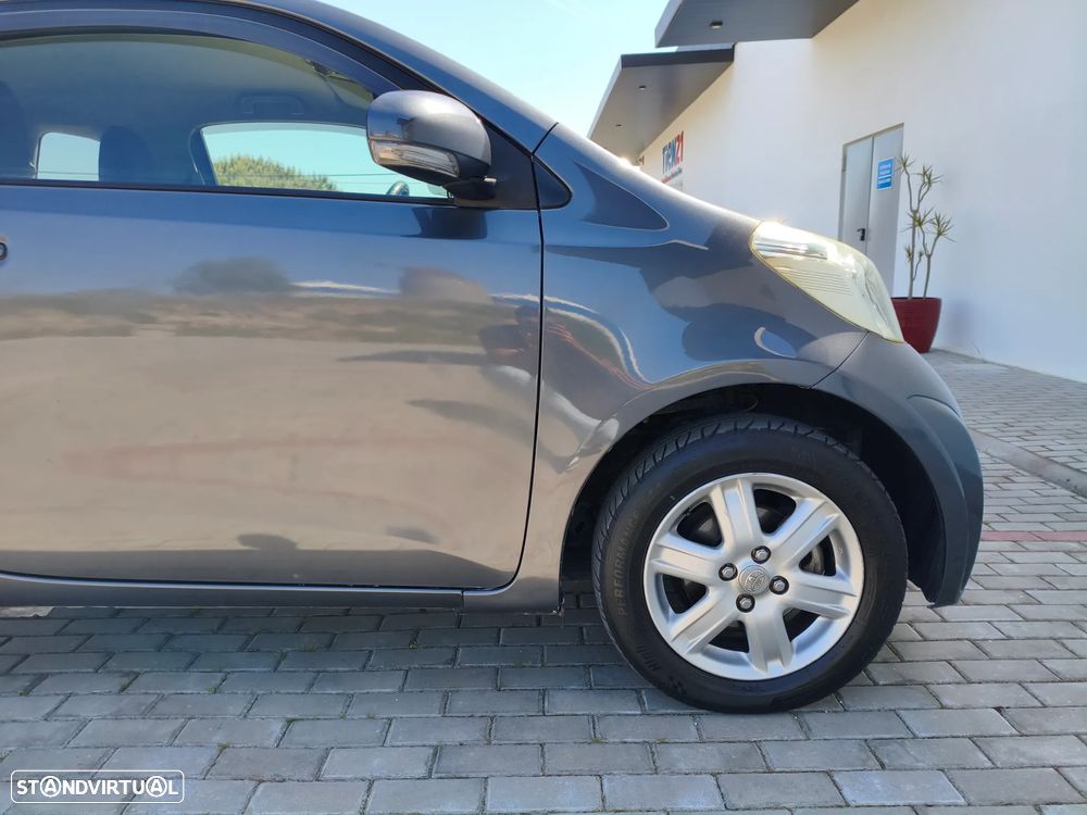 Toyota iQ 1.4 D-4D + - 28