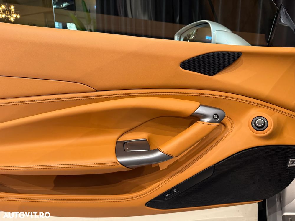 Ferrari F8 - 23