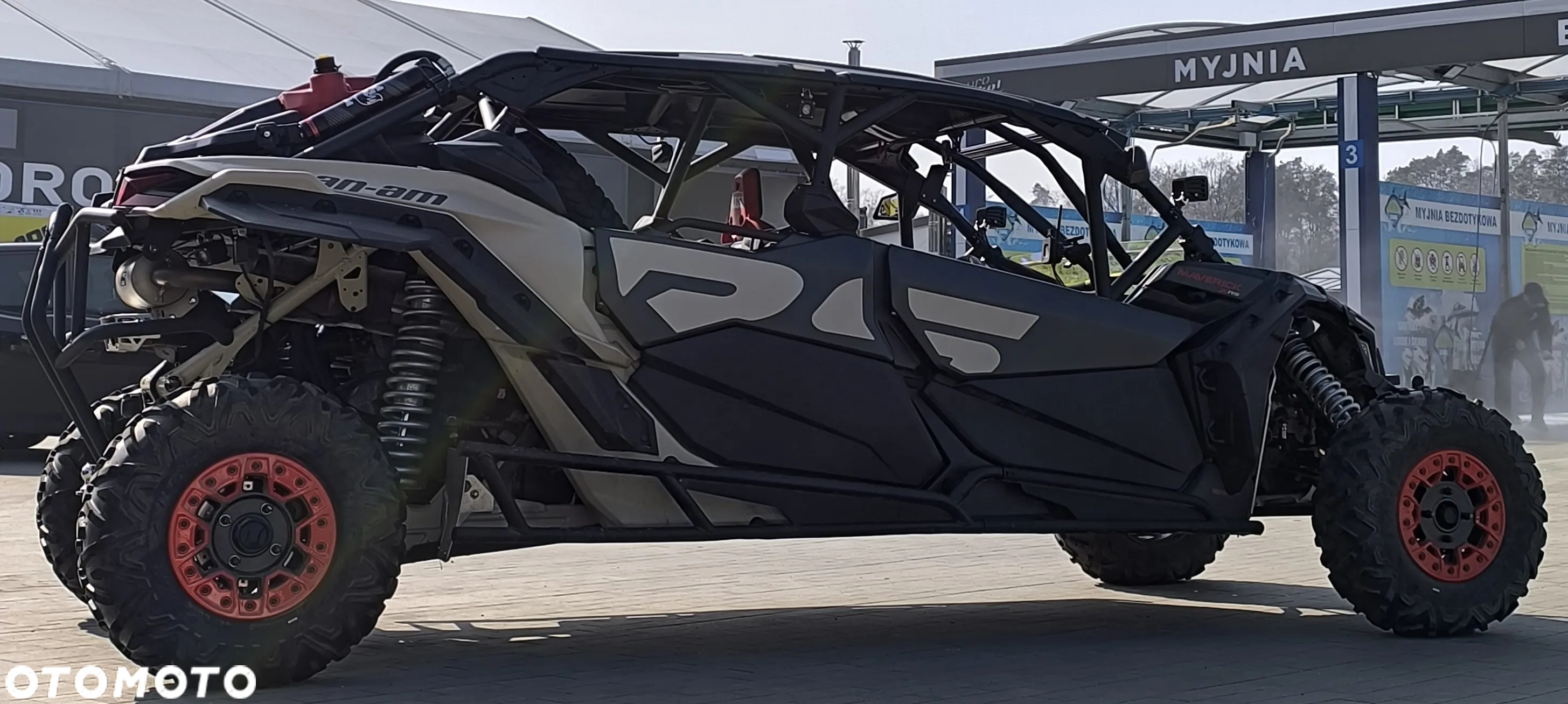 Can-Am Maverick - 8