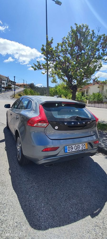 Volvo V40 2.0 D3 Summum - 9