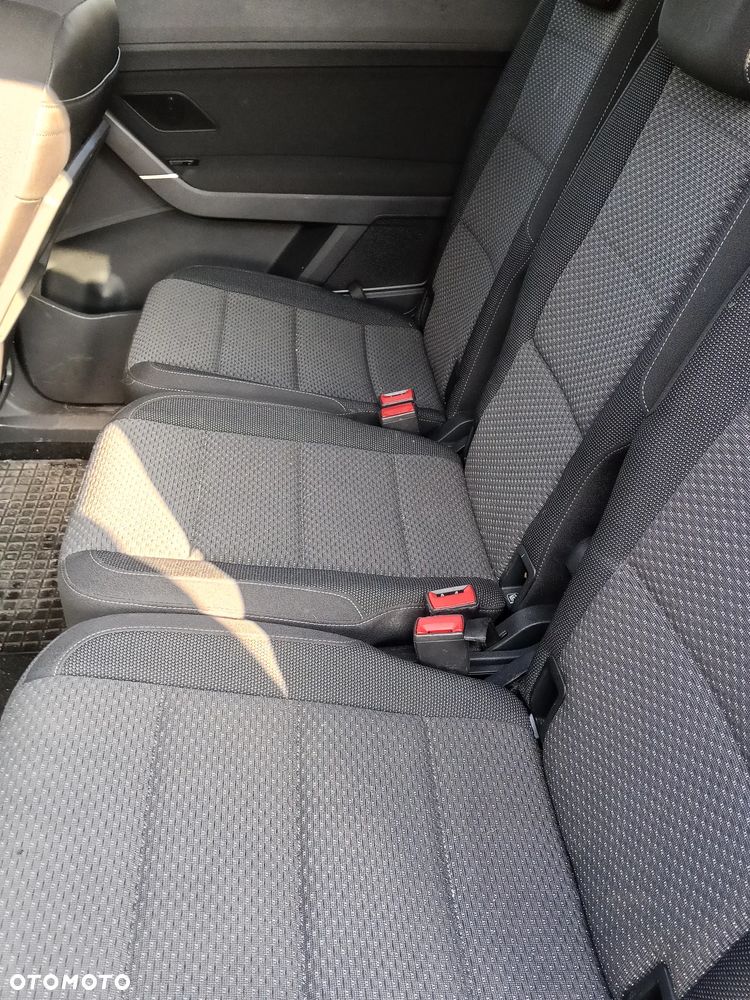 Volkswagen Touran - 13