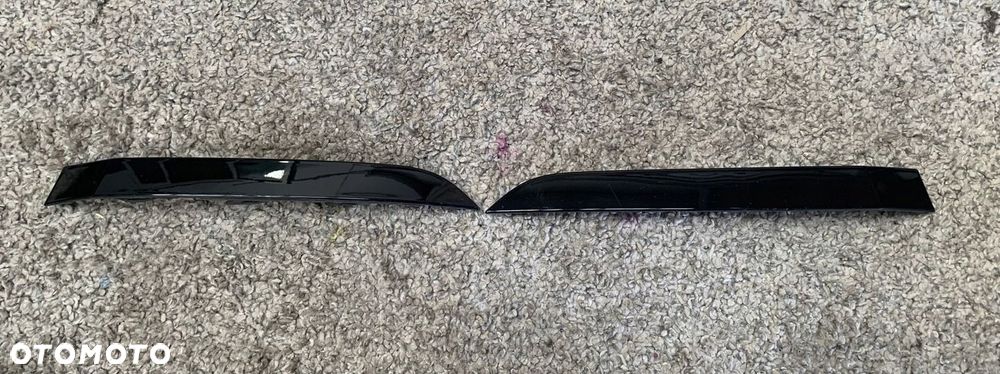 Evoque 19- listwa przód prawa K8D2-15A245-BC KOMPLET - 1