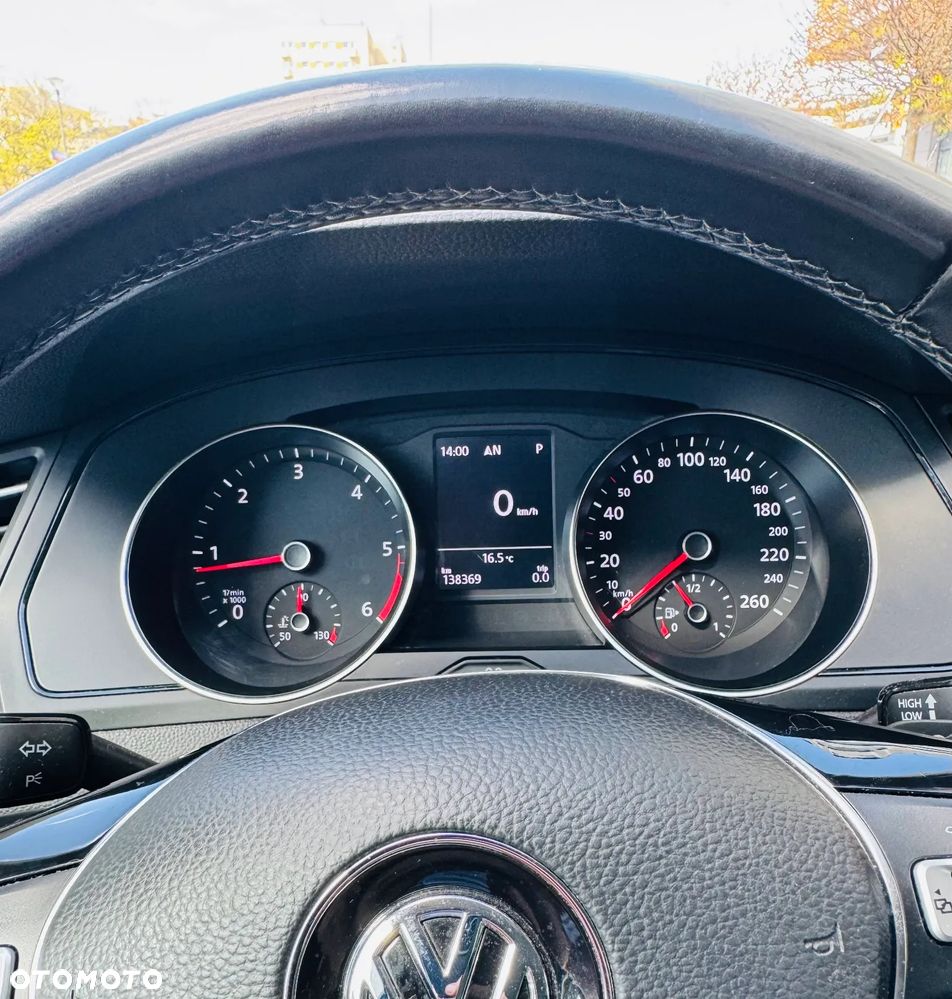 Volkswagen Passat 2.0 TDI SCR Trendline DSG - 11