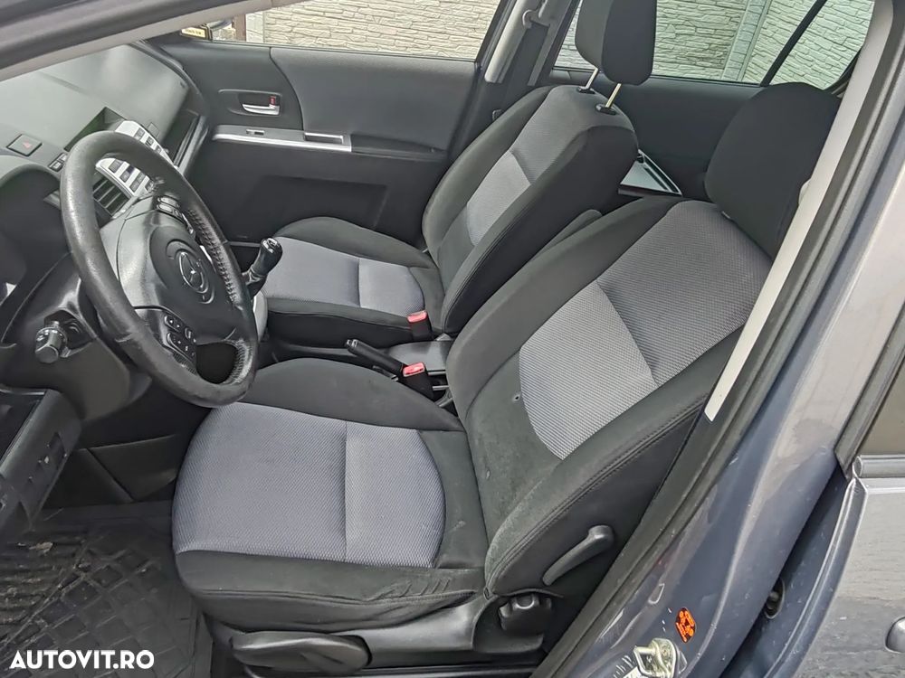 Mazda 5 - 15