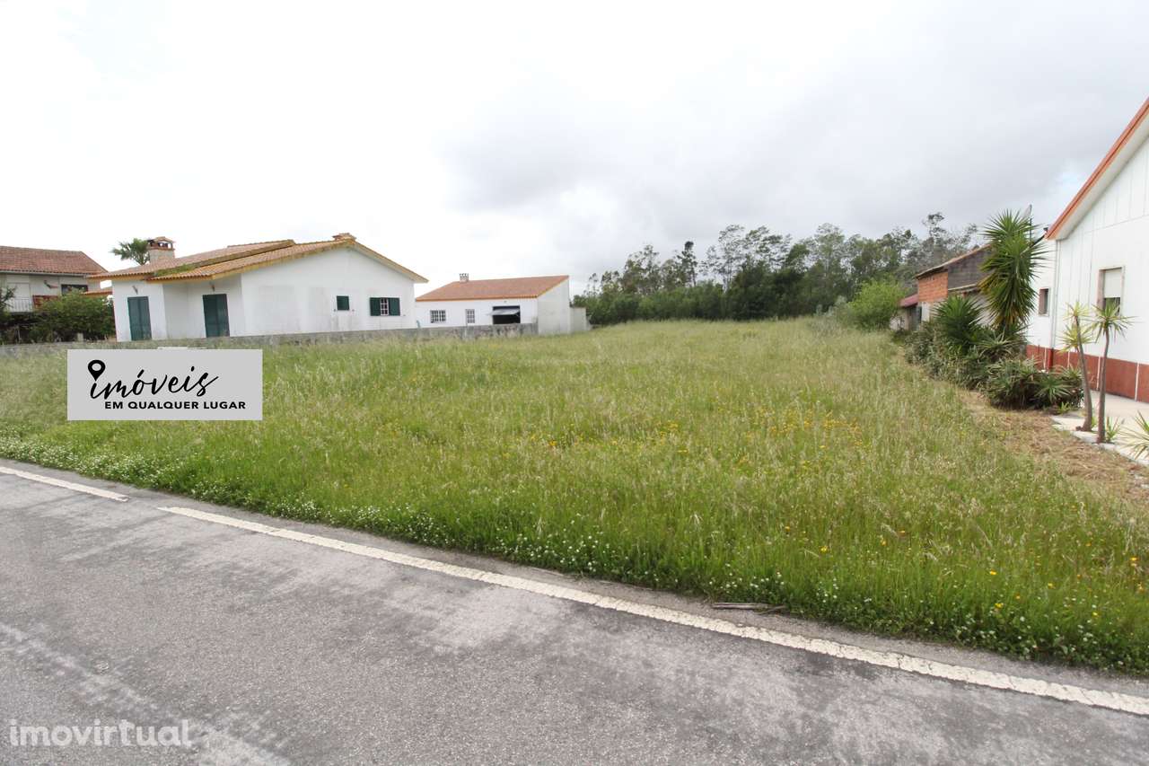 Redução de 7% ao valor inicial - Terreno plano soalheiro e desafogado - Grande imagem: 2/4