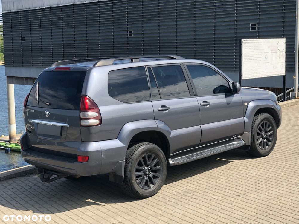 Toyota Land Cruiser - 20