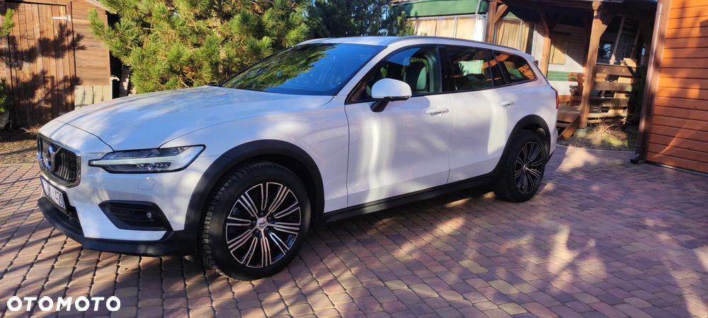 Volvo V60 Cross Country - 9