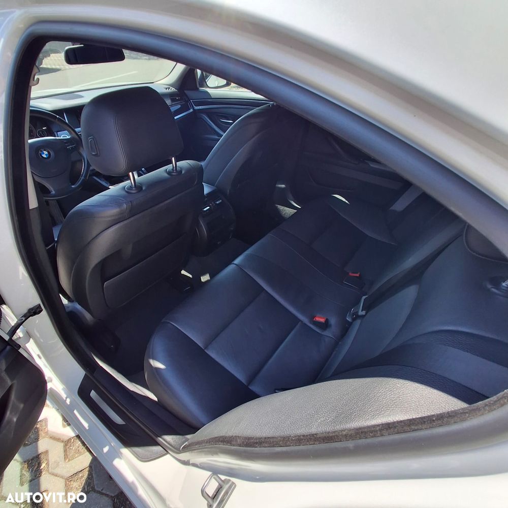 BMW Seria 5 520d Aut. - 11
