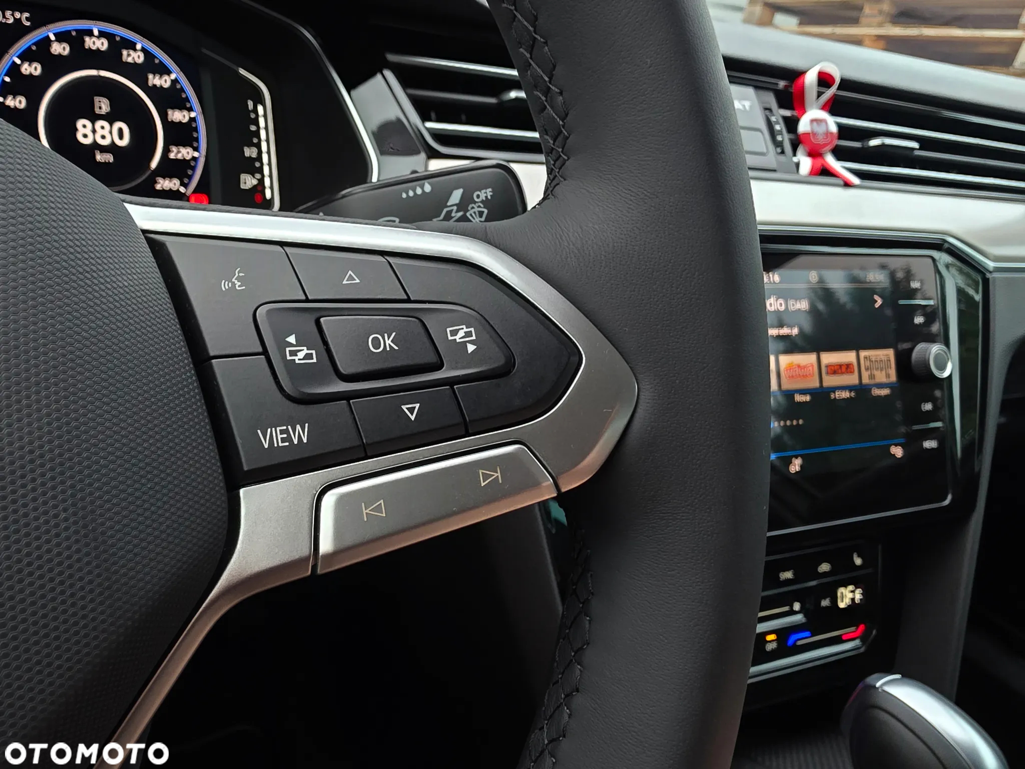 Volkswagen Passat 2.0 TDI Elegance DSG - 28