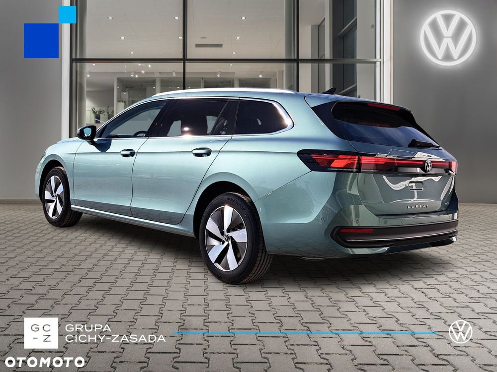 Volkswagen Passat - 4