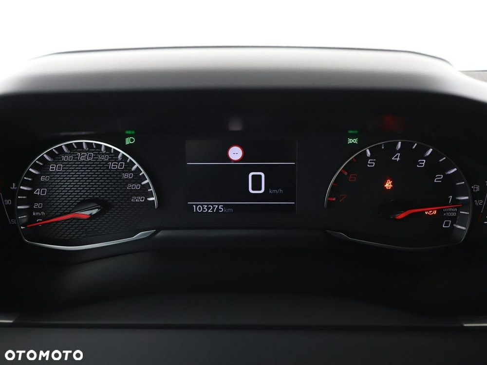 Peugeot 208 PureTech 100 Style - 23