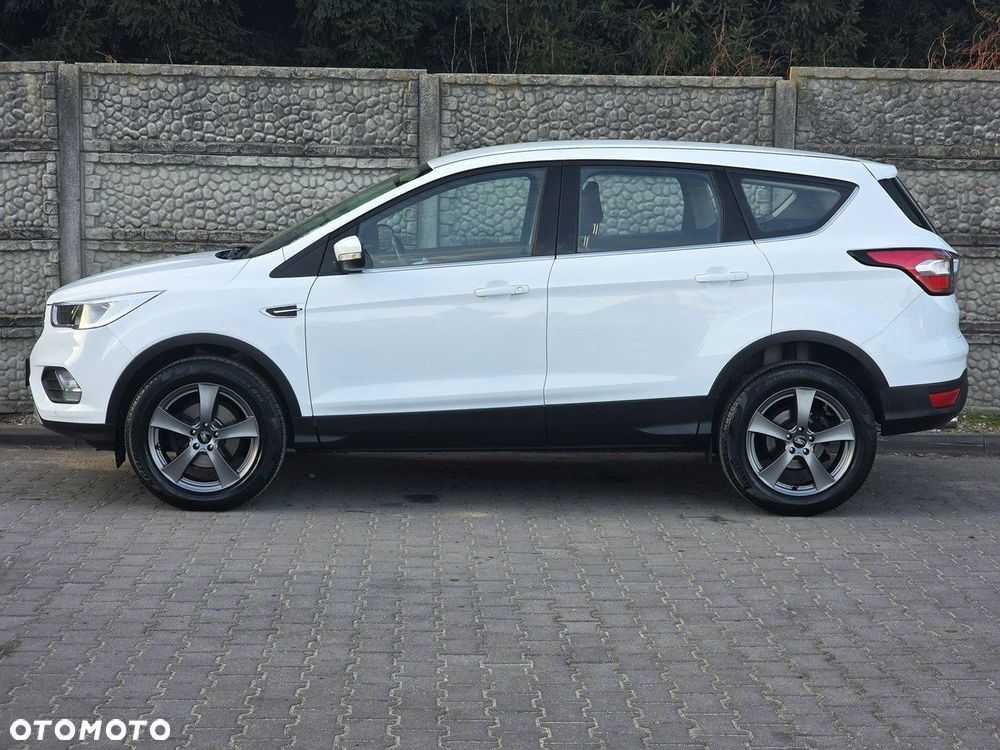 Ford Kuga 1.5 EcoBoost 2x4 Trend - 4
