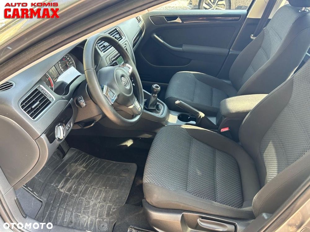 Volkswagen Jetta 1.6 TDI Comfortline - 19