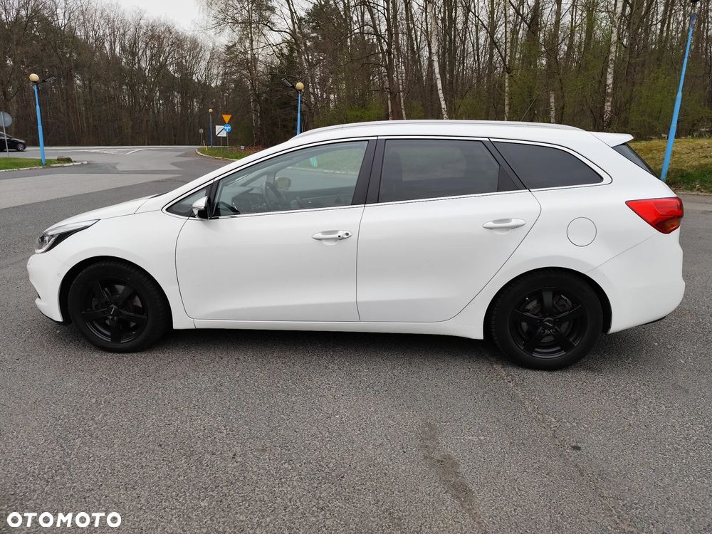 Kia Ceed 1.6 CRDi 128 ISG Dream Team Edition - 31