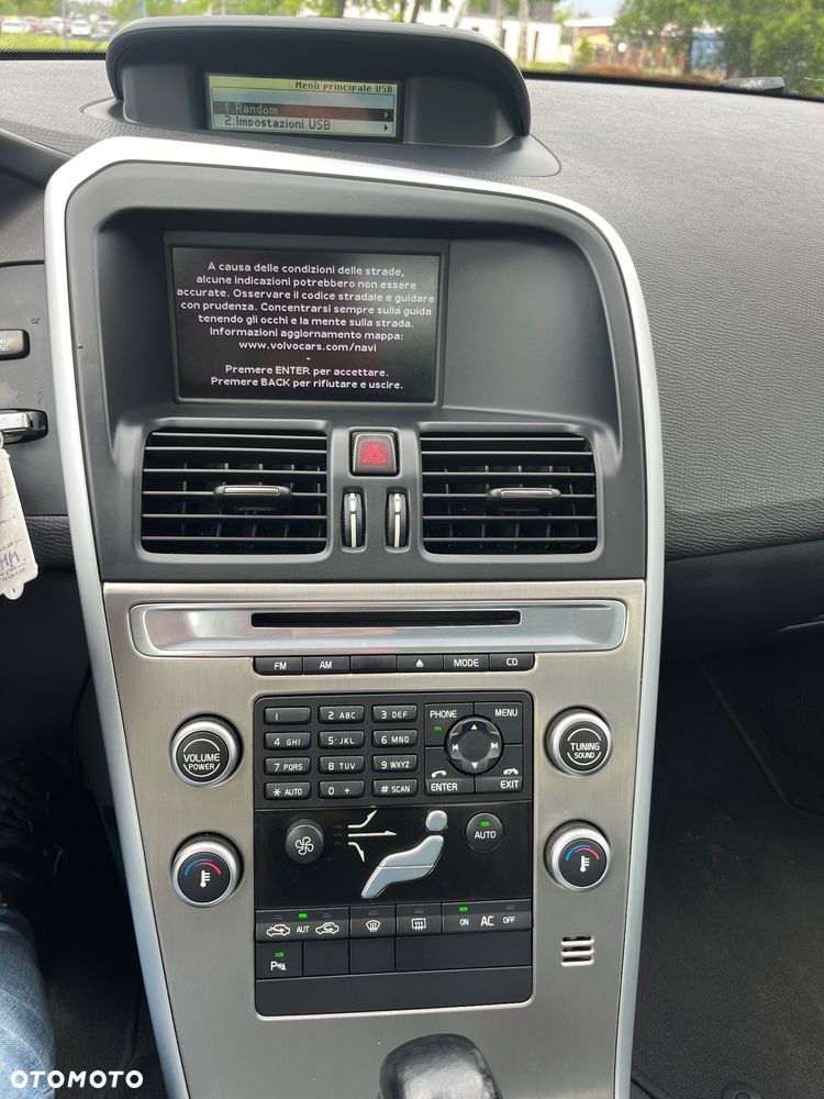 Volvo XC 60 D3 Momentum - 7