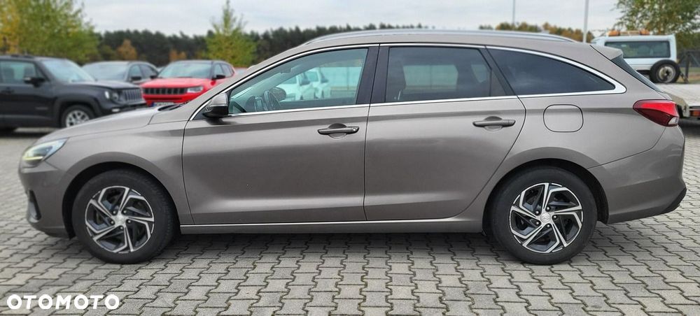 Hyundai i30 1.6 D Comfort DCT - 8