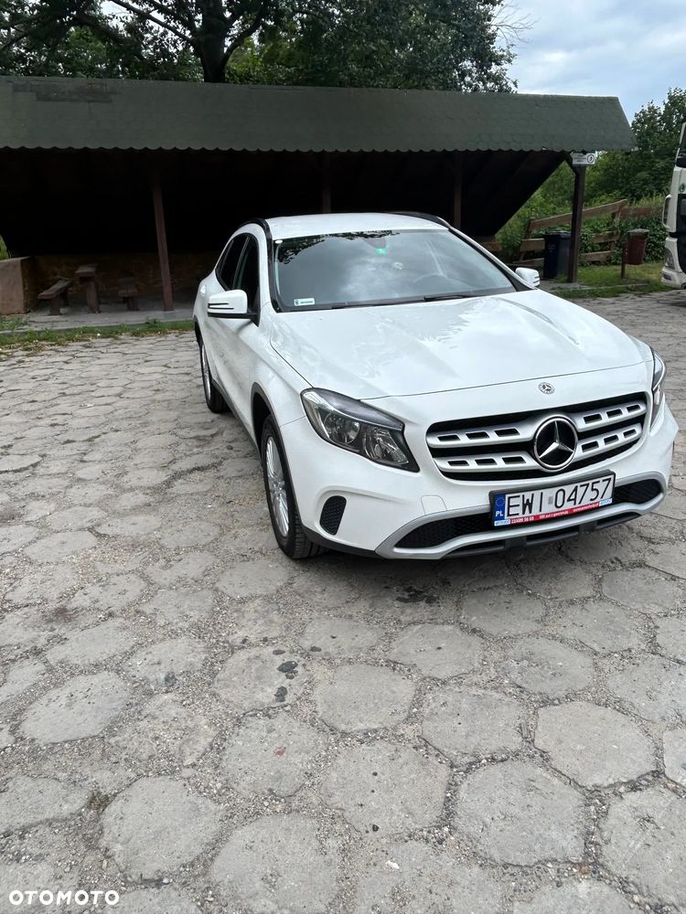 Mercedes-Benz GLA 200 d 7G-DCT - 8