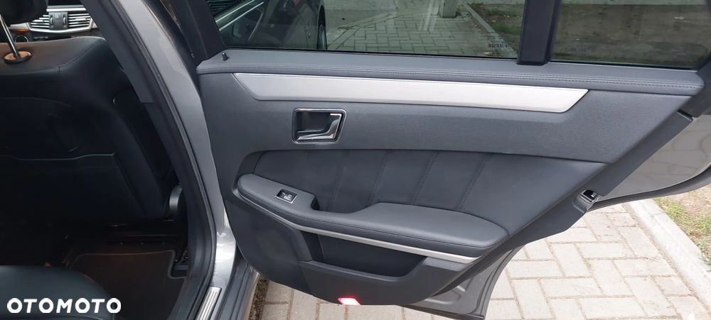 Mercedes-Benz Klasa E 350 CDI 4-Matic BlueEff Avantgarde - 30