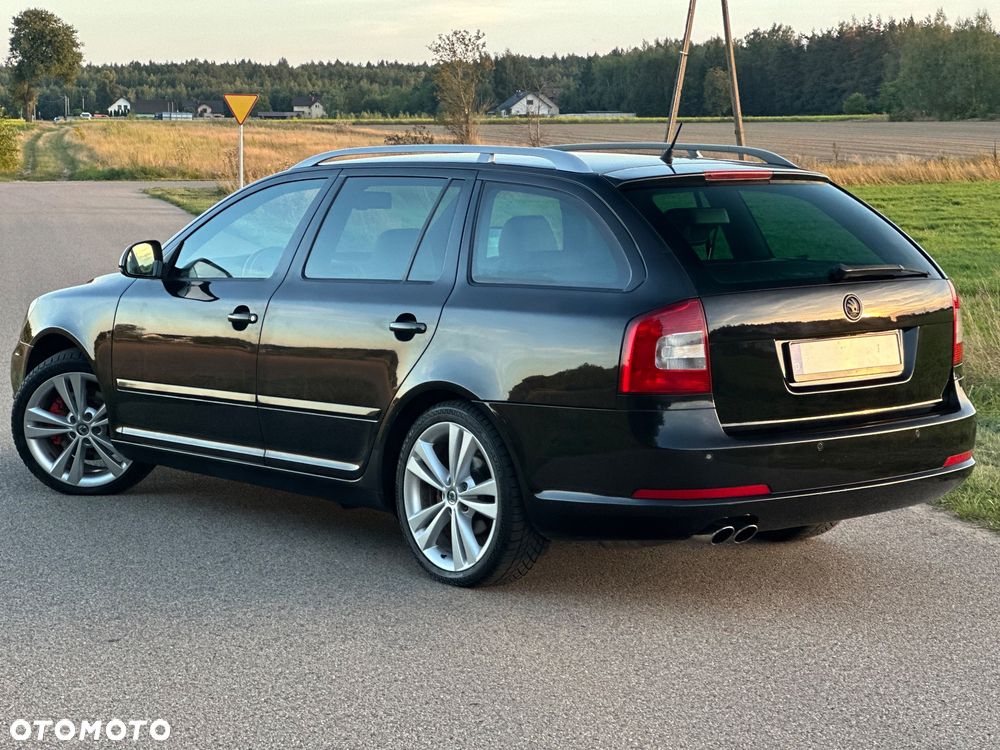 Skoda Octavia 2.0 TDI CR DPF DSG RS - 19