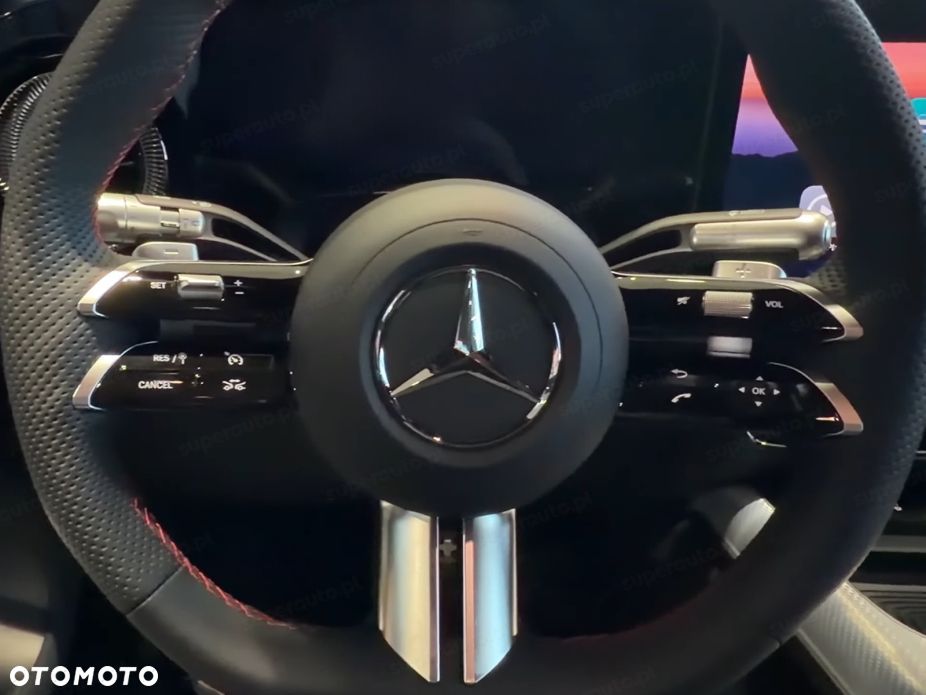 Mercedes-Benz GLB - 11