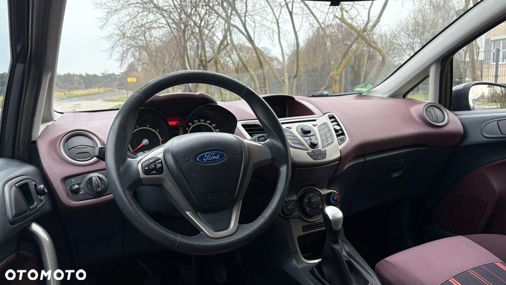 Ford Fiesta 1.25 Celebration - 14