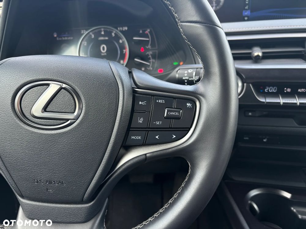 Lexus UX - 23