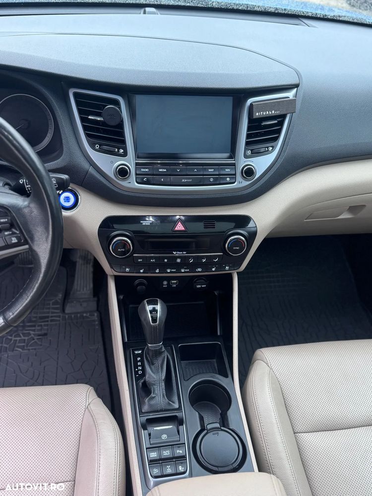 Hyundai Tucson 2.0 CRDI 4WD 6AT Luxury Pack+ - 9