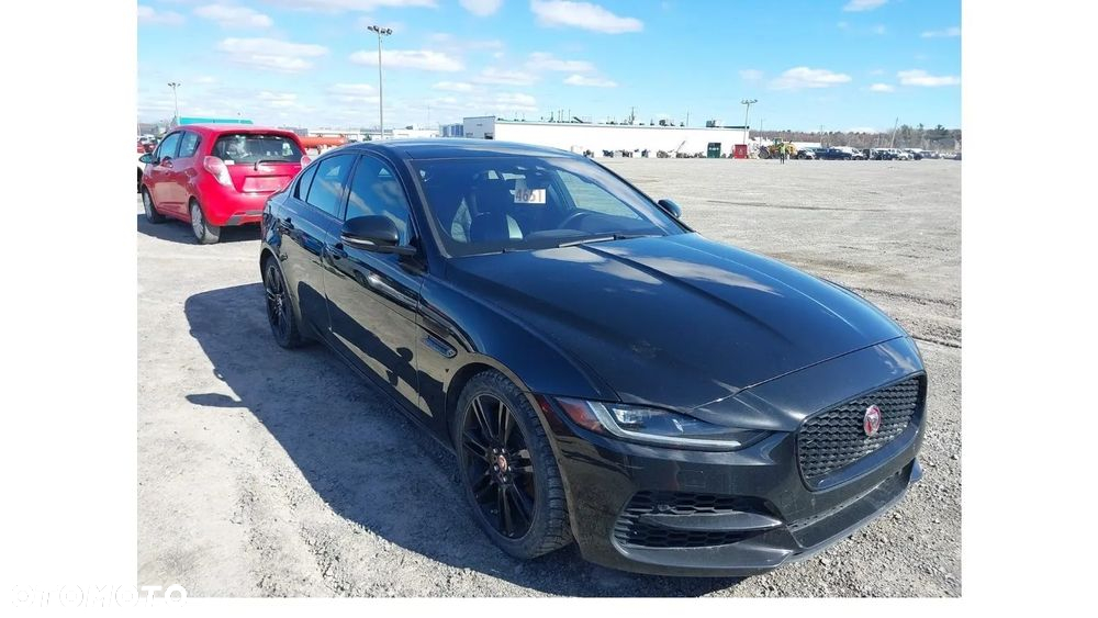 Jaguar XE 2.0 P250 SE - 29