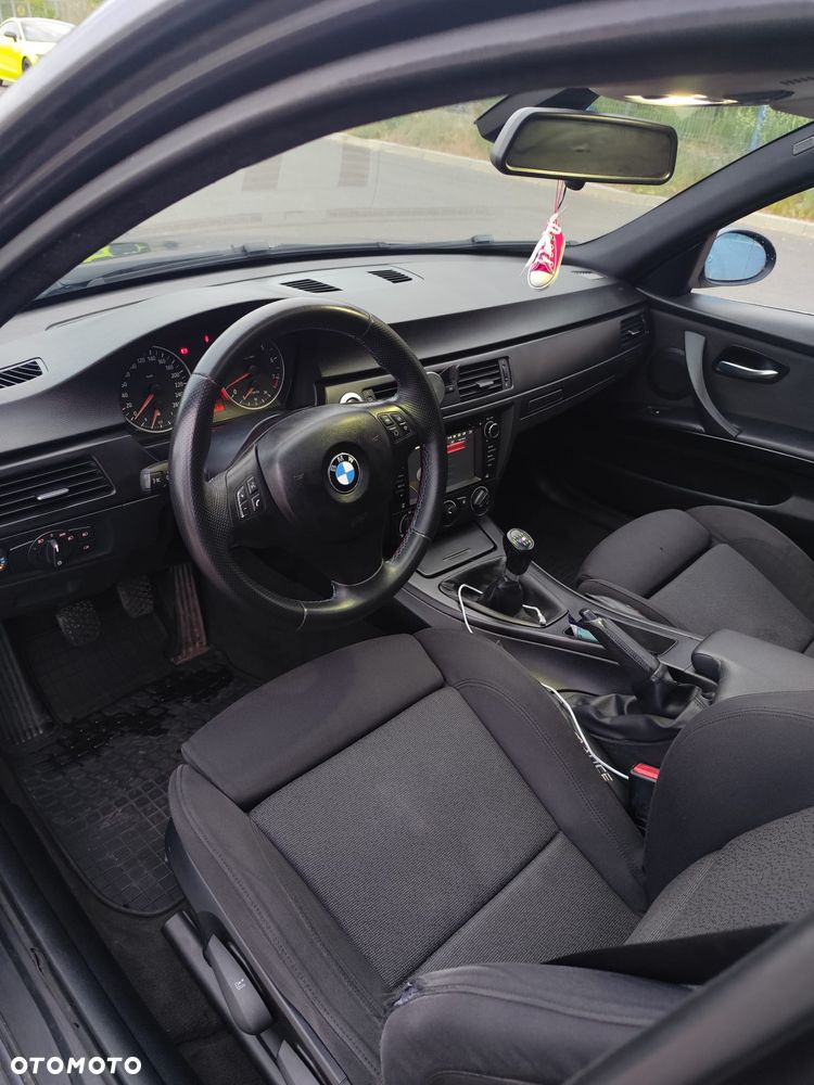 BMW Seria 3 325i - 9