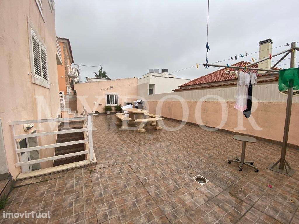 Excelente Moradia Isolada V4+1 - Santa Iria D'Azóia - Ótimas Áreas - Grande imagem: 3/60