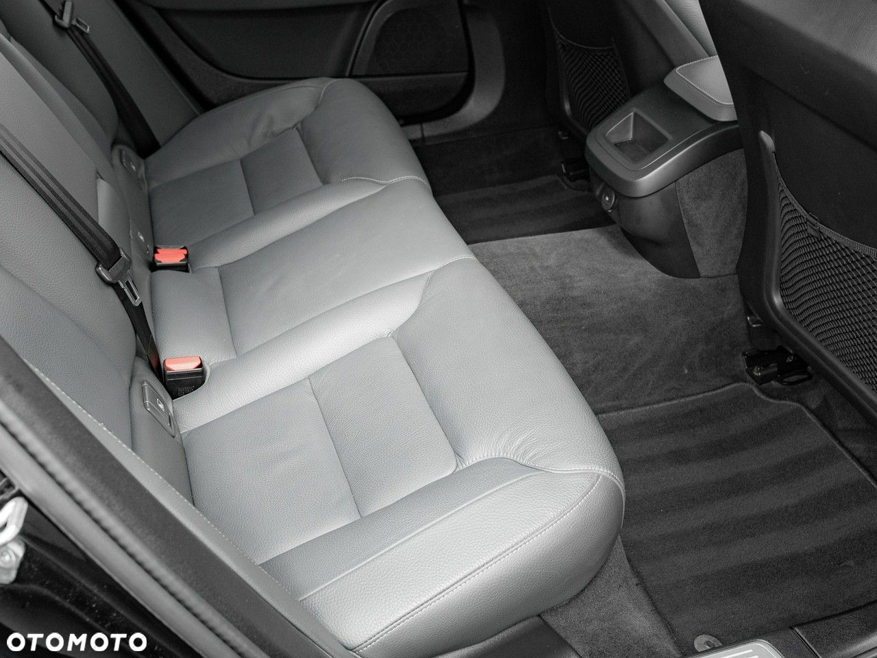 Volvo S90 D5 AWD Momentum - 31