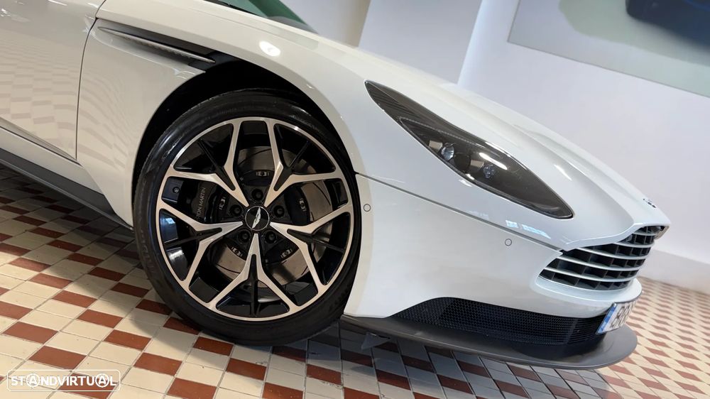 Aston Martin DB11 Volante V8 Auto - 9