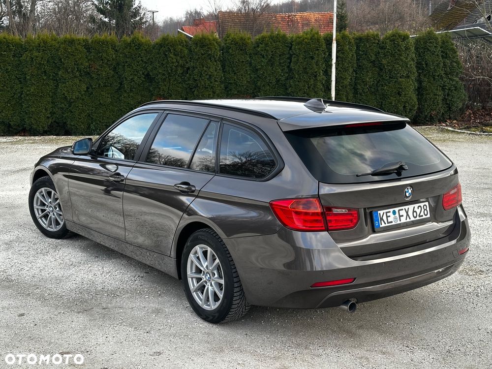 BMW Seria 3 320d - 24