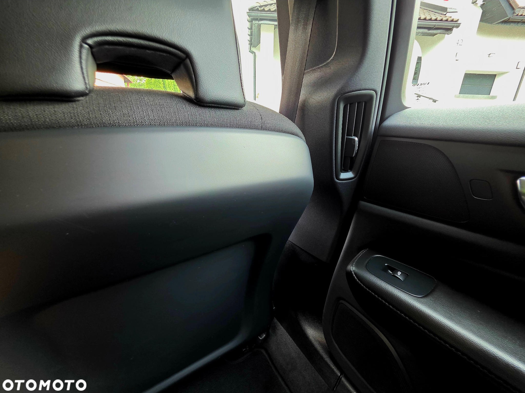 Volvo V60 D4 Momentum Pro - 26